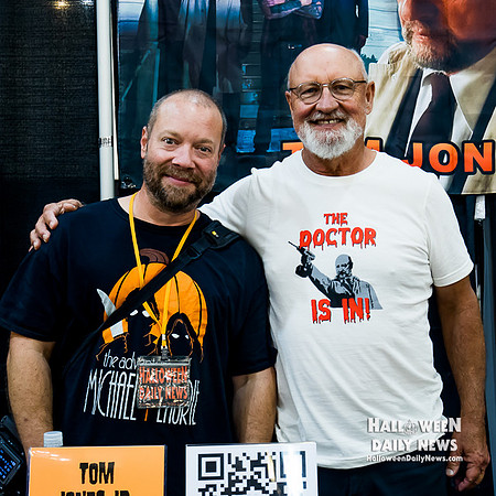 Tom Jones Jr. with HDN's Matt Artz (photo by Halloween Daily News)