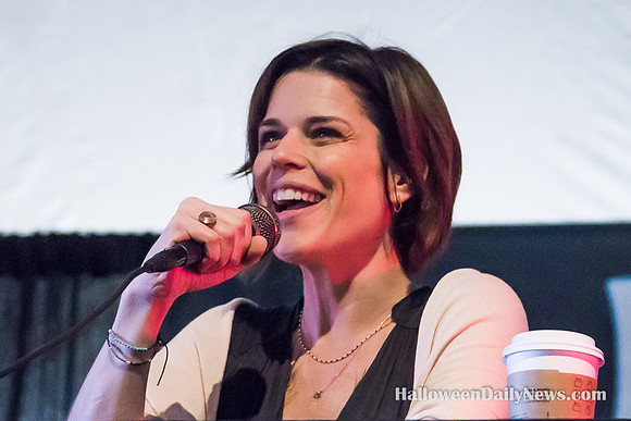 Neve Campbell
