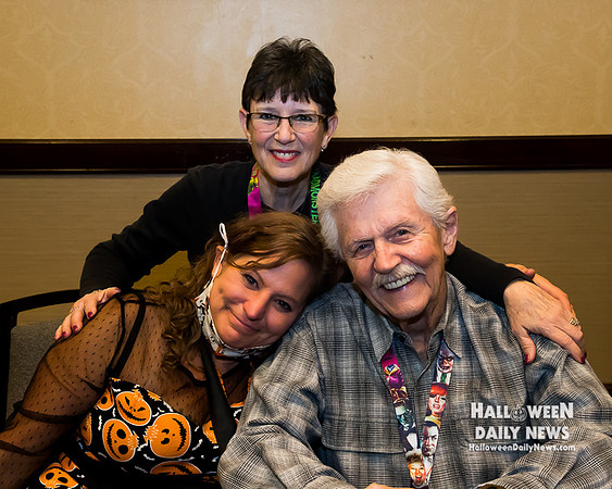 Dick and Cat Warlock with HDN's Sue Artz (photo by Halloween Daily News)