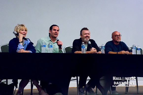 Dee Wallace, Henry Thomas, Robert MacNaughton, K.C. Martel (photo by Halloween Daily News)